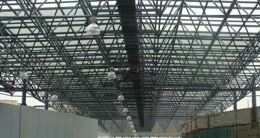 建德听网架公司的名目师阐述其网架的季节个性